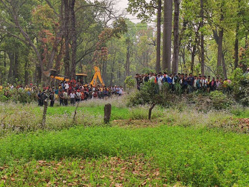 कैलालीमा बंगुर खाएर भागेको चितुवालाई स्थानीयले पासो थापेर मारे
